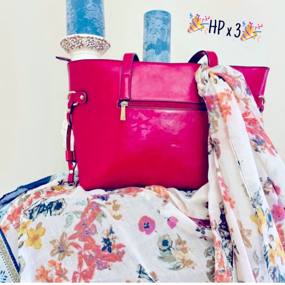 🎉HP x’s 2🎉, B.lush Leather Shoulder Bag